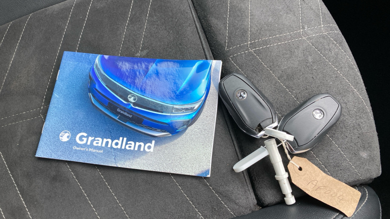 Vauxhall Grandland 1.5 Turbo D Ultimate 5dr Auto Diesel Hatchback